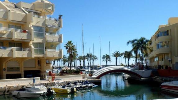 Coqueto Apartamento En Puerto Marina Con Piscina Benalmádena Zewnętrze zdjęcie